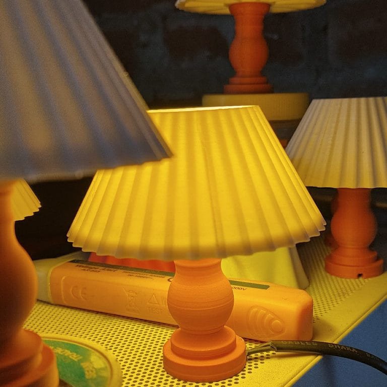 ? 3D Printed Vintage Pleated Mini Desk Lamp!