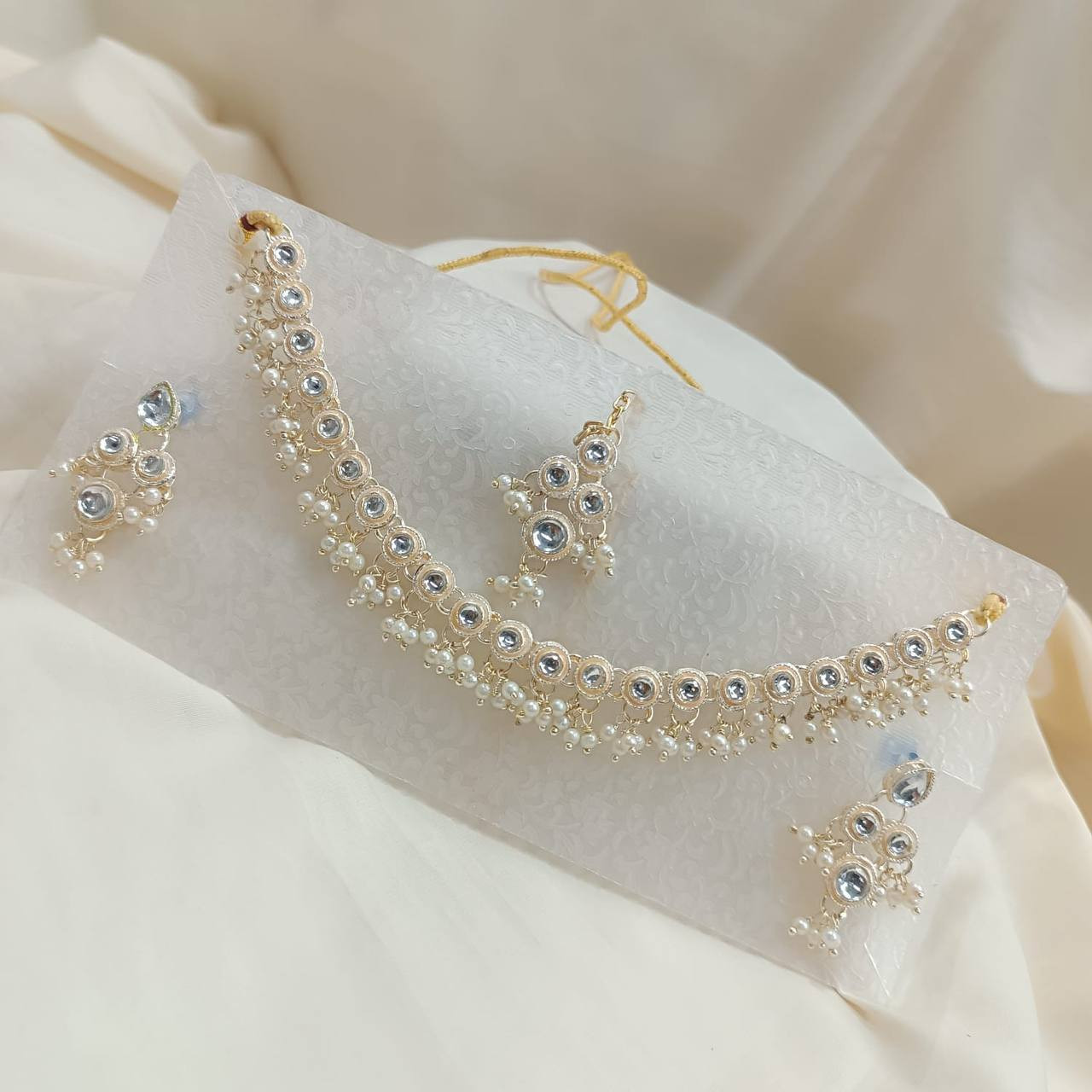 SAN Brand Nackless set.