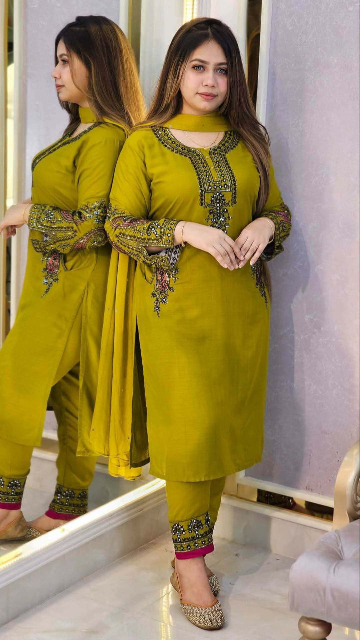 Latest Sequence & Heavy Embroidery Slab Cotton Readymade Three-Pieceলেটেস্ট সিকোয়েন্স ও হেভি এমব্রয়ডারি রেডিমেড থ্রি-পিস কালেকশন