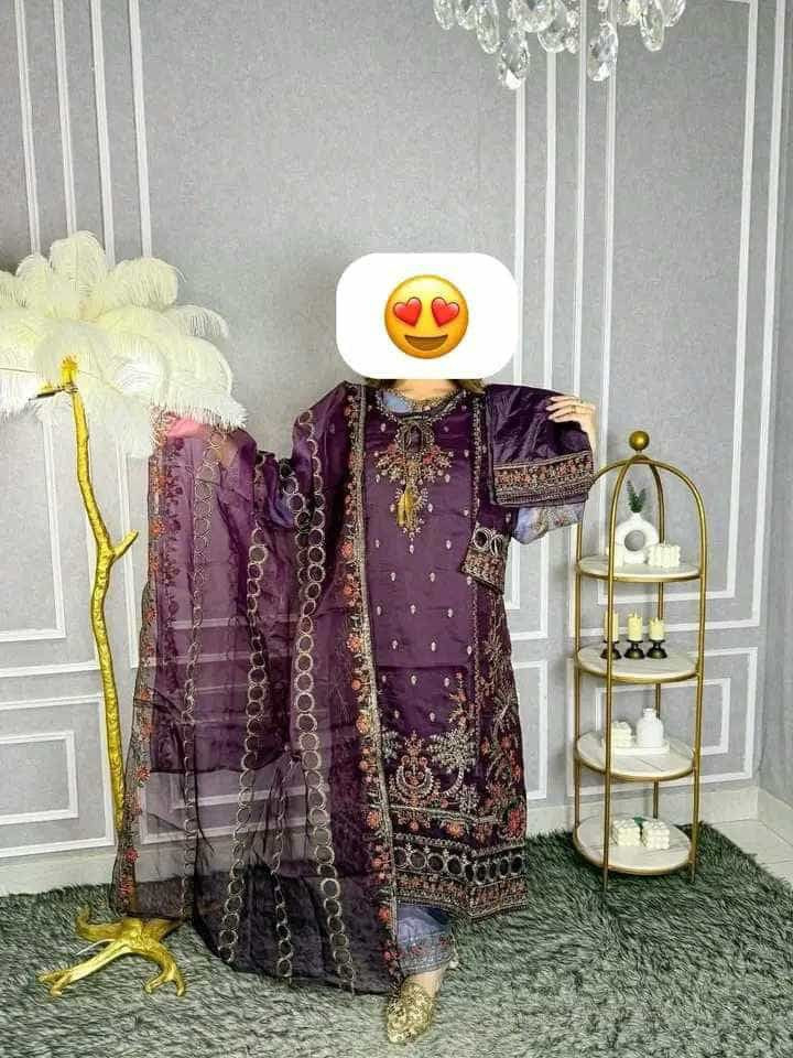 Exclusive Pakistani Design Shada Bahar Tissue Four-Piece Collectionএক্সক্লুসিভ পাকিস্তানি ডিজাইন সাদা বাহার টিস্যু ফোর-পিস কালেকশন..