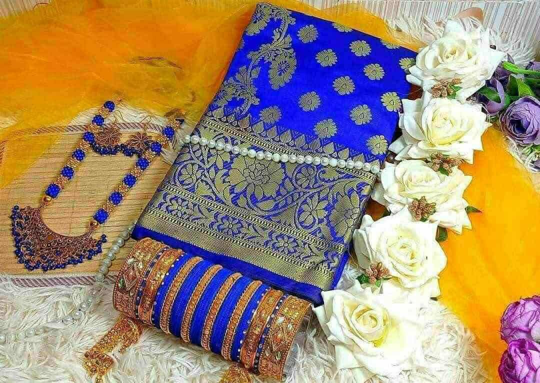 Traditional Katan Saree Gift Combo with Jewelry & Accessories/-ট্র্যাডিশনাল কাতান শাড়ি গিফট কম্বো প্যাকেজ (গহনা, চুড়ি ও গাজরা সহ)