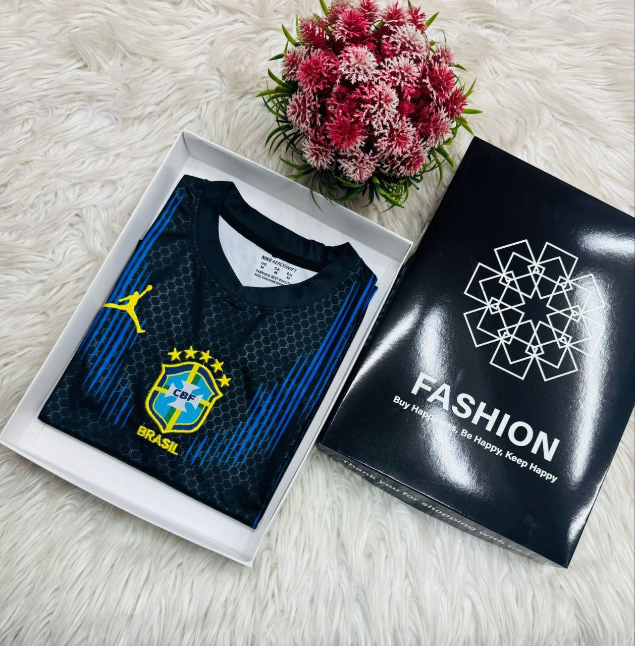 Brazil Home Premium Box: ব্রাজিল হোম প্রিমিয়াম বক্স (ব্রাজিলের হোম জার্সি, প্রিমিয়াম বক্সসহ)